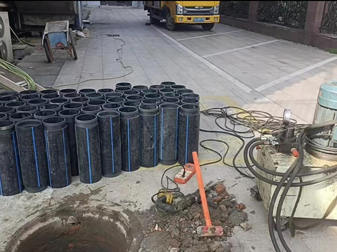 文峰PE置换管厂家 DN315置换管 非开挖管短管置换